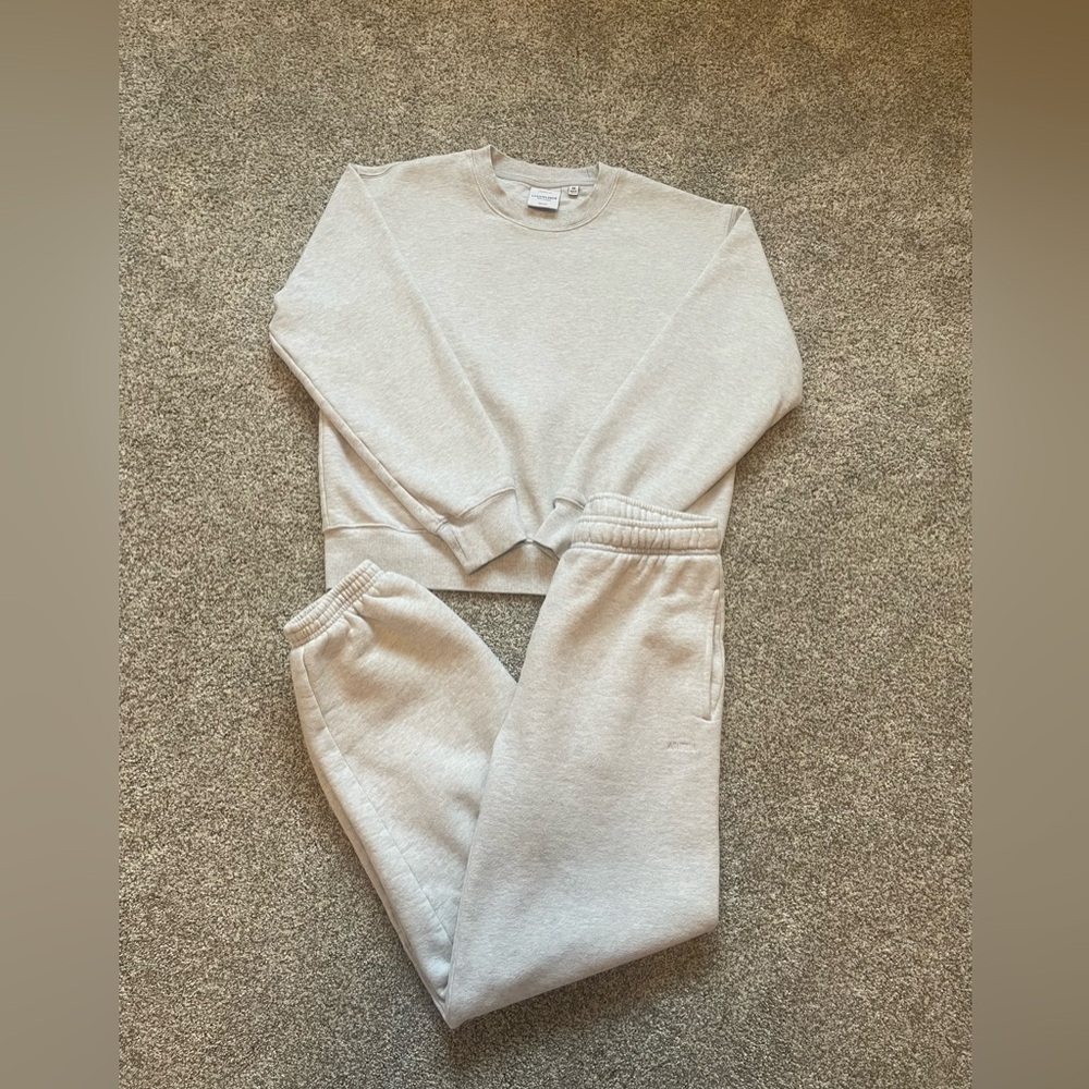 Aritzia Sweatfleece Lounge Set